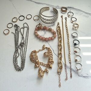 Random 23 Piece Jewelry Set